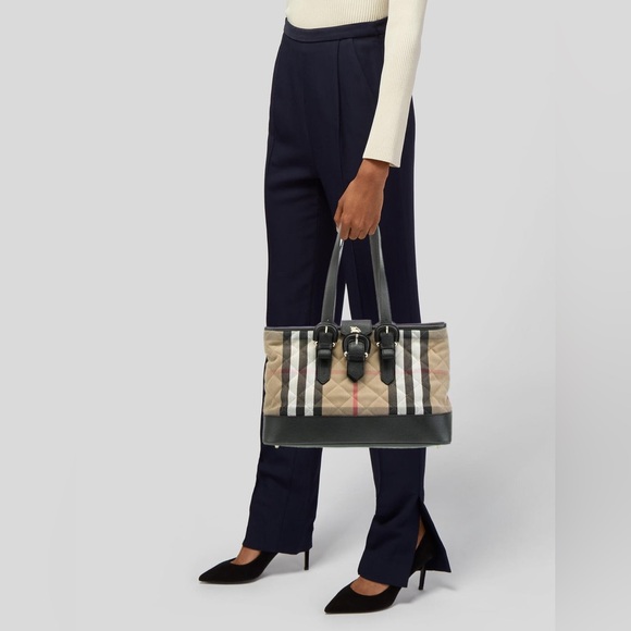 Burberry House Check Quilted Manor Tote - Picture 2 of 4